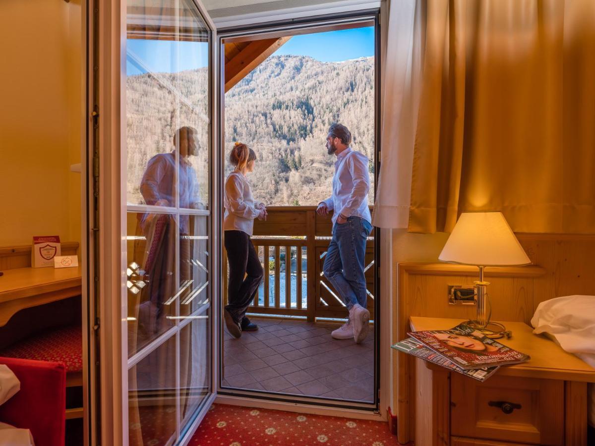 Albergo Dimaro Wellness Hotel Eksteriør billede
