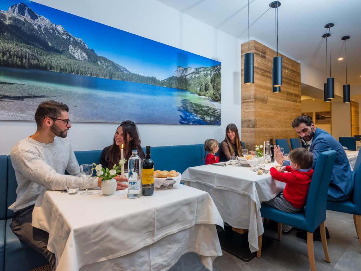 Albergo Dimaro Wellness Hotel Eksteriør billede