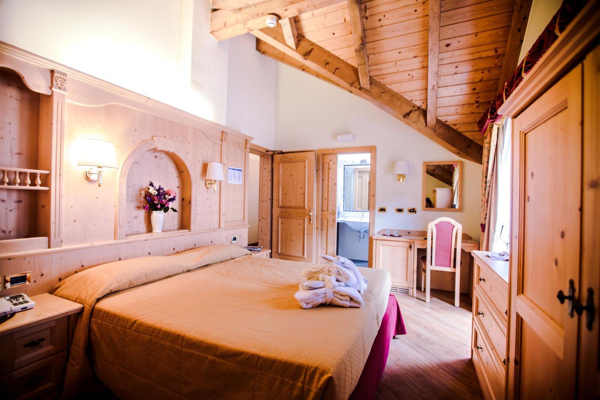 Albergo Dimaro Wellness Hotel Eksteriør billede